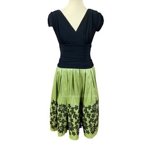 SLNY Green and Blk Dress w/Ruched Midsection Sz 4